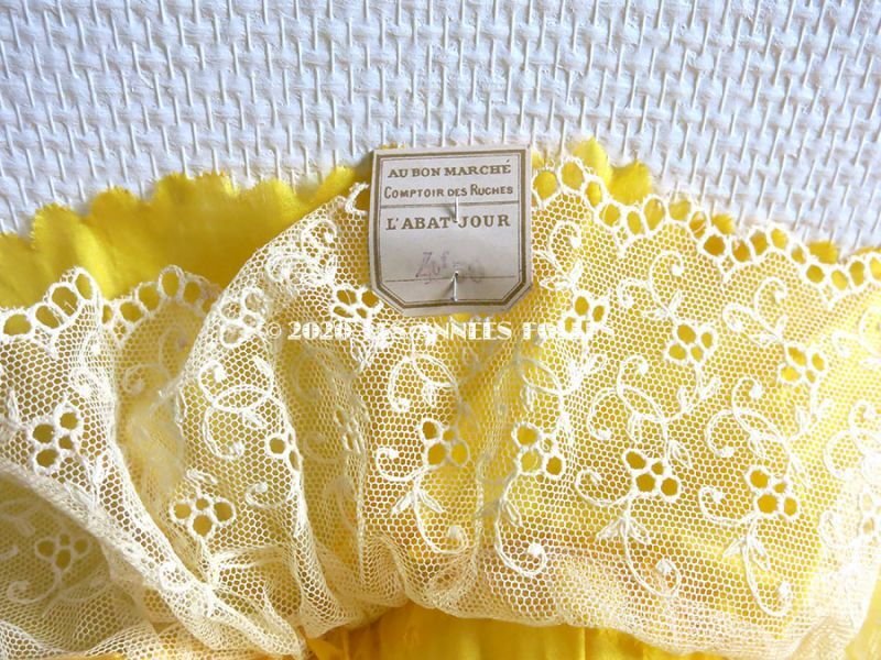 画像10: *蚤の市* 未使用 ラベル付 1900年頃 アンティーク ランプシェード フリル&レース シルク製 山吹色 ブドワール - AU BON MARCHE -