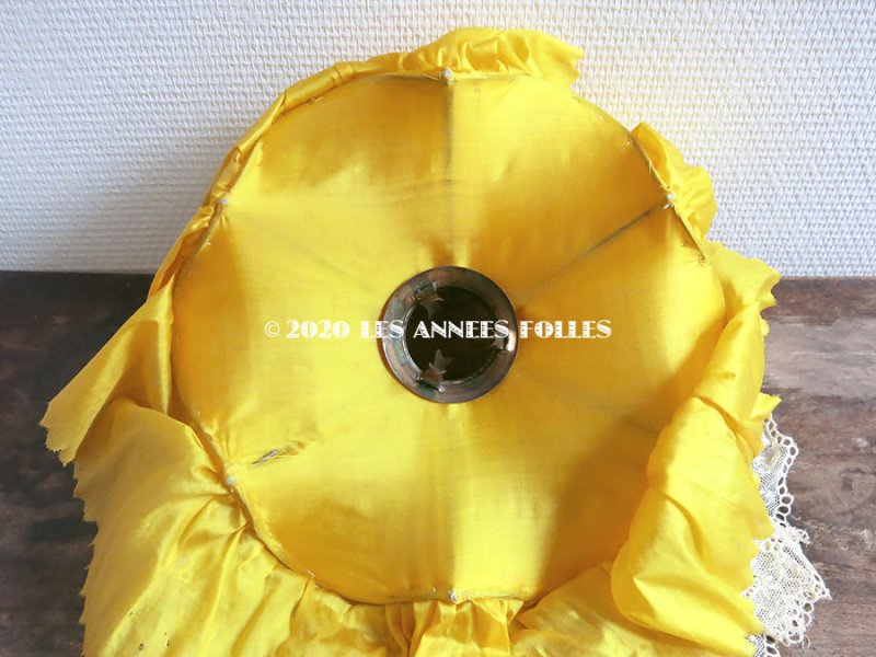 画像3: *蚤の市* 未使用 ラベル付 1900年頃 アンティーク ランプシェード フリル&レース シルク製 山吹色 ブドワール - AU BON MARCHE -