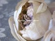 画像9: 未使用 ラベル付き アンティーク シルク製 薔薇の布花 クォーターロゼット咲き コサージュ 淡いパープル