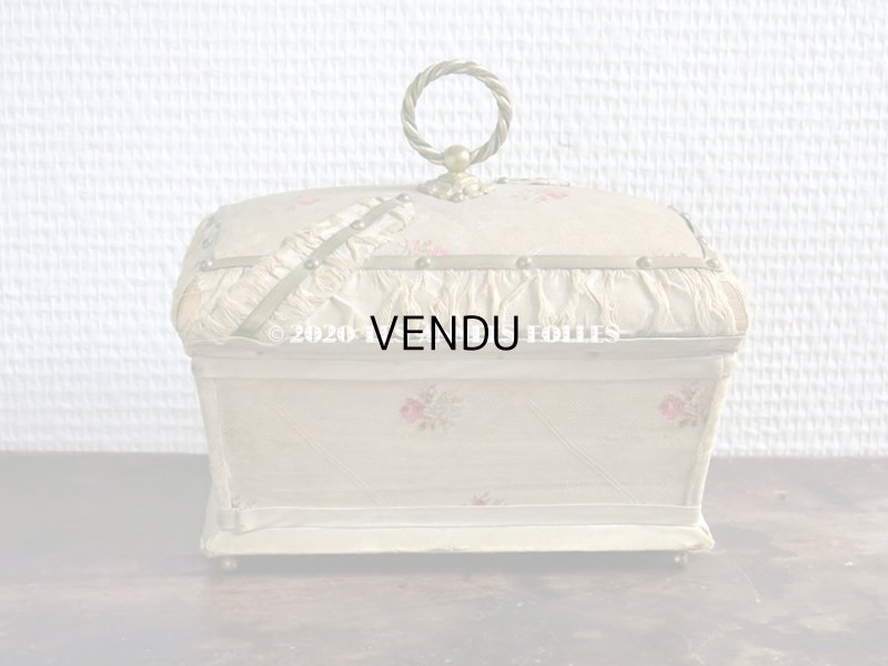 画像4: 【クリスマスセール2020対象外】 19世紀 アンティーク ナポレオン3世時代 お菓子箱  ピンクの薔薇模様のファブリック　ハンドル付き チョコレートボックス 木箱 