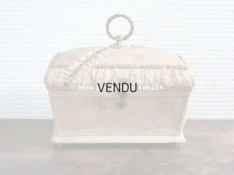 画像3: 【クリスマスセール2020対象外】 19世紀 アンティーク ナポレオン3世時代 お菓子箱  ピンクの薔薇模様のファブリック　ハンドル付き チョコレートボックス 木箱 