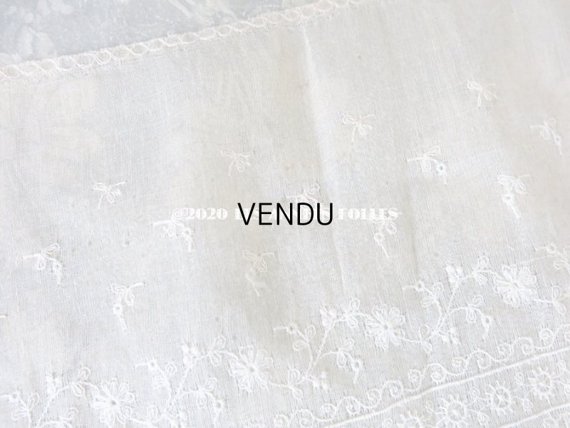 画像10: 【クリスマスセール2020対象外】 1900年代 アンティーク  幅広 花刺繍入り シルク＆コットン生地　ドレスの裾  16.2cm幅 ライトベージュ