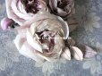 画像8: 未使用 アンティーク シルク製 薔薇の大きな布花 クォーターロゼット咲き コサージュ 淡いパープル