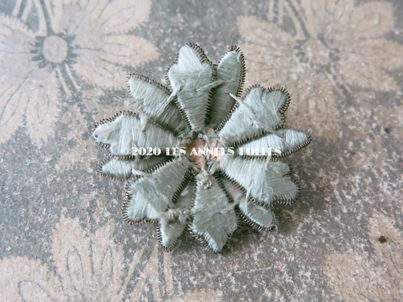 画像4: 19世紀 アンティーク パスマントリー 花のモチーフ シルク製 淡いブルーグリーン