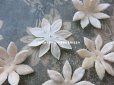 画像3: アンティーク 布花材料 アイボリー色 ベルベットの花びらのセット 36ピース 直径5cm (3)