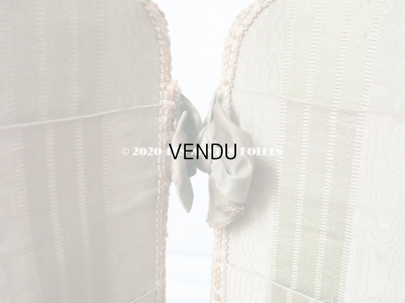 画像8: 1900年代 アンティーク 大きなリボンが結ばれた カルトナージュ  カードホルダー  リボンと花のガーランド＆白鳩 