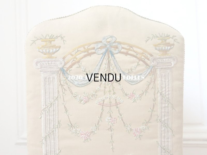 画像3: 1900年代 アンティーク 大きなリボンが結ばれた カルトナージュ  カードホルダー  リボンと花のガーランド＆白鳩 