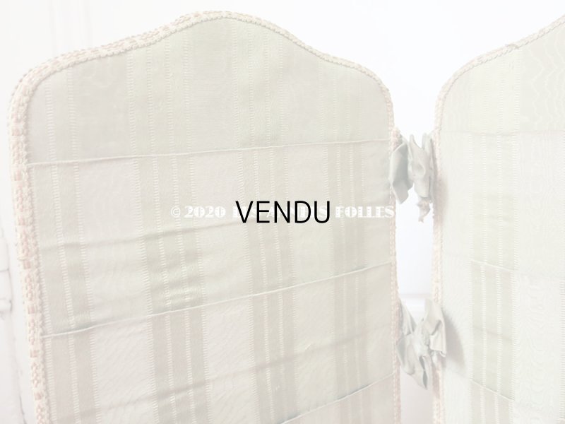 画像7: 1900年代 アンティーク 大きなリボンが結ばれた カルトナージュ  カードホルダー  リボンと花のガーランド＆白鳩 