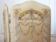 画像2: 1900年代 アンティーク 大きなリボンが結ばれた カルトナージュ  カードホルダー  リボンと花のガーランド＆白鳩  (2)