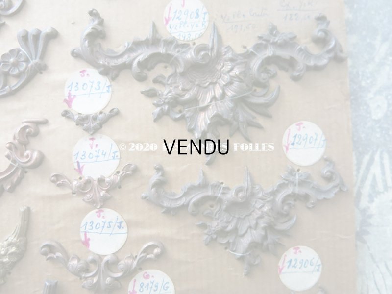 画像10: 1900年代 アンティーク  サンプラー メタルのオーナメント & 裁縫道具のハンドル