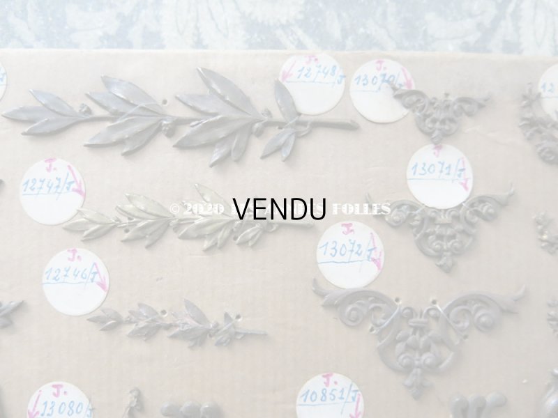 画像4: 1900年代 アンティーク  サンプラー メタルのオーナメント & 裁縫道具のハンドル