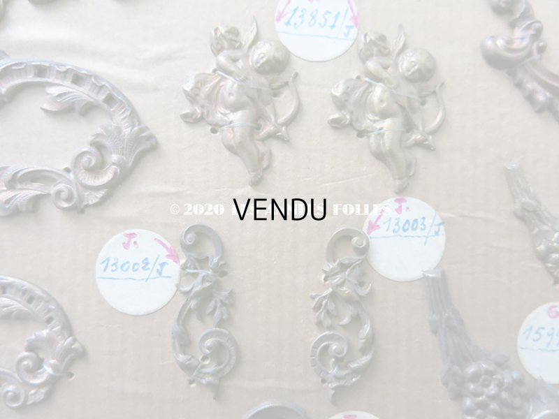 画像7: 1900年代 アンティーク  サンプラー メタルのオーナメント & 裁縫道具のハンドル