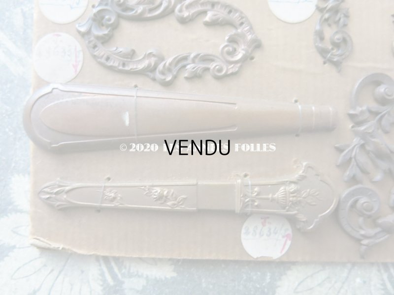 画像11: 1900年代 アンティーク  サンプラー メタルのオーナメント & 裁縫道具のハンドル