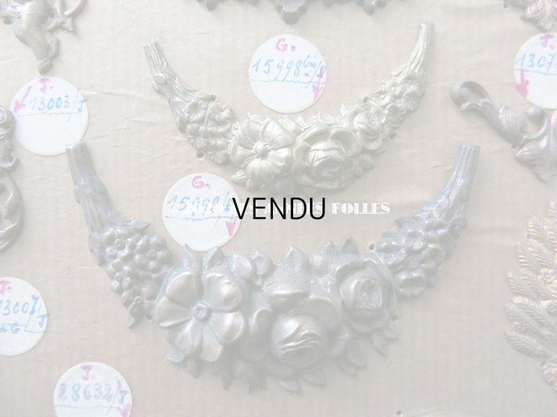 画像9: 1900年代 アンティーク  サンプラー メタルのオーナメント & 裁縫道具のハンドル