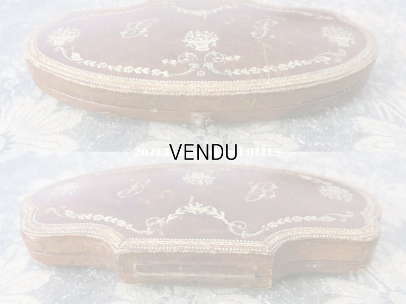 画像5: 19世紀末 アンティーク 本革製 ソーイングセットのケース 花のガーランド&花かご イニシャル入り