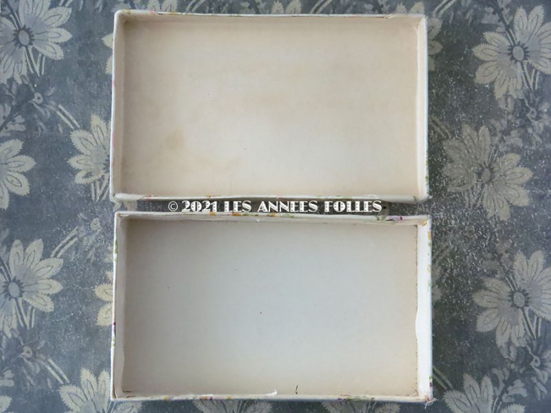 画像10: 1900年頃 アンティーク お菓子箱 シルク地 ピンクのリボン&薄紫と黄色の薔薇