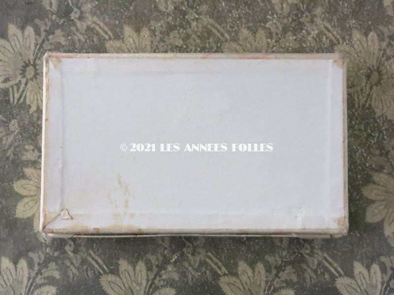 画像4: 1900年頃 アンティーク お菓子箱 シルク地 ピンクのリボン&薄紫と黄色の薔薇