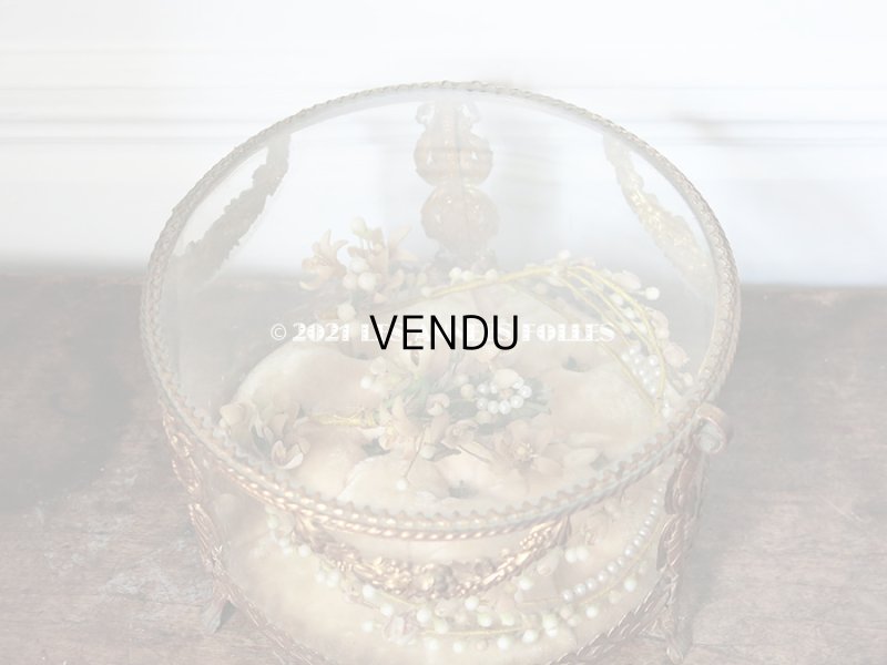 画像9: 19世紀末 アンティーク 大きなコフレ&ティアラ  グローブ・ド・マリエ 淡いピンクオレンジのクッション ワックスフラワーのティアラ