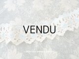 アンティーク  水色の花の刺繍入り　カットワークレース 生成り色 89cm (45cm+44cm)