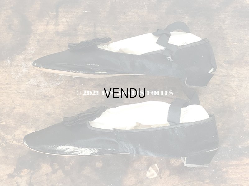 画像6: 19世紀末 アンティーク 黒のシルクサテンのシューズ ポンポン付き - GRANDS MAGASINS DU LOUVRE -