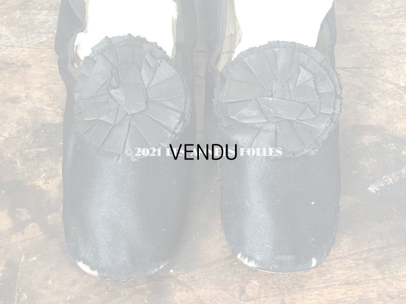 画像3: 19世紀末 アンティーク 黒のシルクサテンのシューズ ポンポン付き - GRANDS MAGASINS DU LOUVRE -