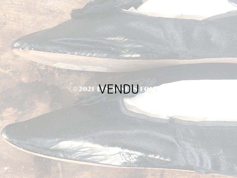 画像7: 19世紀末 アンティーク 黒のシルクサテンのシューズ ポンポン付き - GRANDS MAGASINS DU LOUVRE -