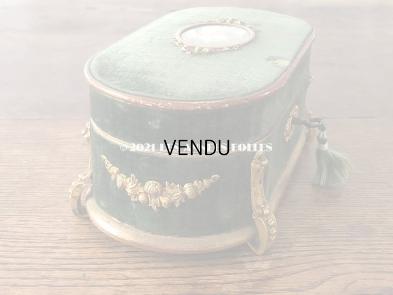 画像12: 19世紀 アンティーク ナポレオン3世時代 チョコレートボックス 薔薇のブーケ　お菓子箱 グリーンのベルベット