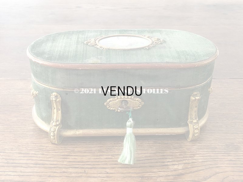 画像9: 19世紀 アンティーク ナポレオン3世時代 チョコレートボックス 薔薇のブーケ　お菓子箱 グリーンのベルベット