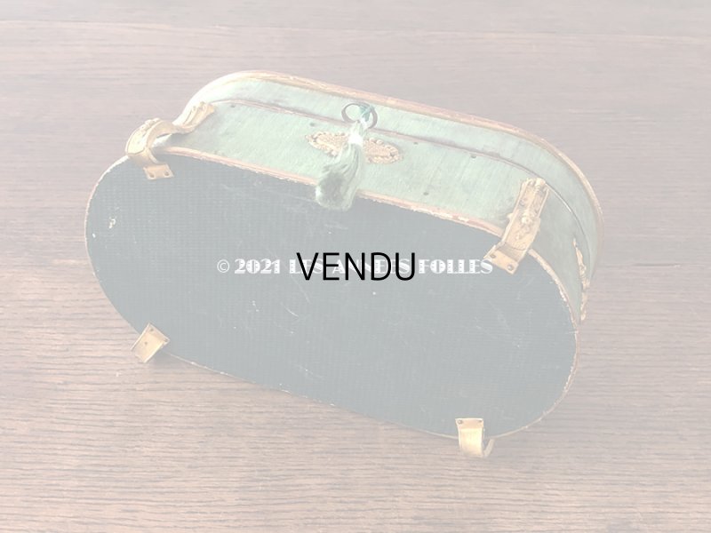 画像8: 19世紀 アンティーク ナポレオン3世時代 チョコレートボックス 薔薇のブーケ　お菓子箱 グリーンのベルベット