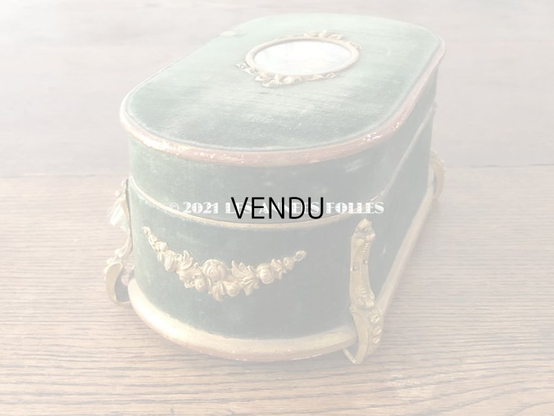 画像11: 19世紀 アンティーク ナポレオン3世時代 チョコレートボックス 薔薇のブーケ　お菓子箱 グリーンのベルベット