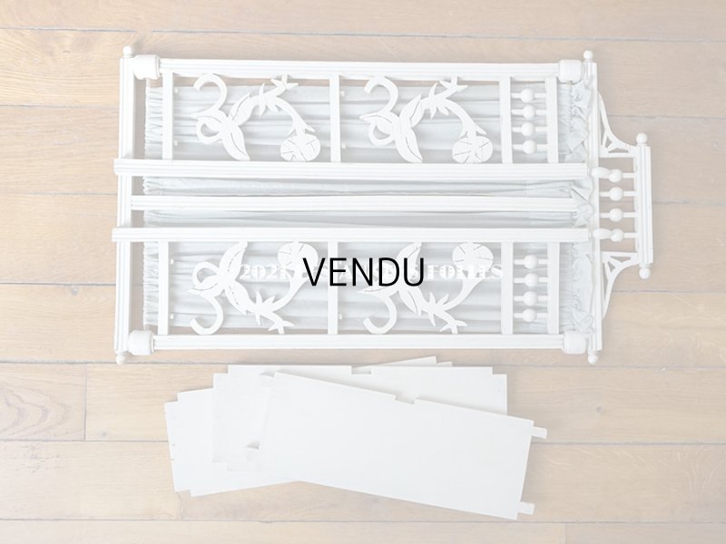 画像13: 1900年代 アンティーク 木製ラック 淡いブルーのカーテン付き