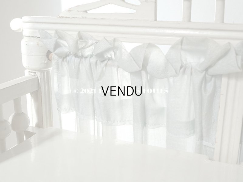 画像6: 1900年代 アンティーク 木製ラック 淡いブルーのカーテン付き