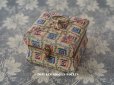 画像1: 19世紀 アンティーク ナポレオン3世時代 チョコレートボックス 小さなお菓子箱 レースペーパー付 (1)
