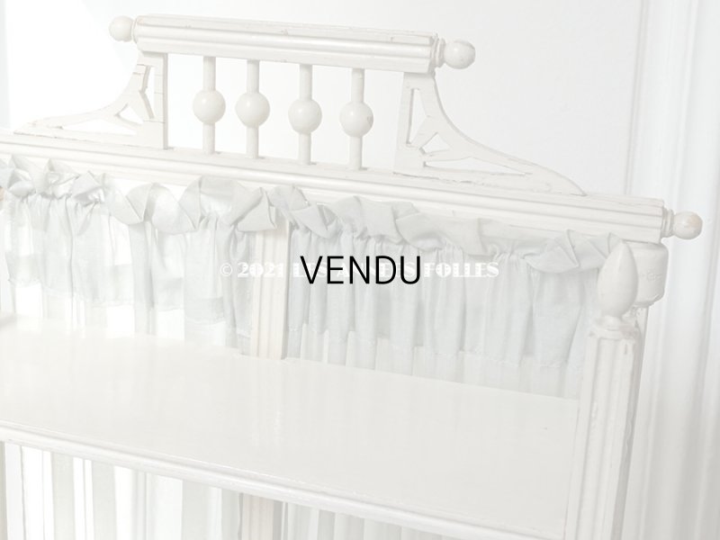 画像5: 1900年代 アンティーク 木製ラック 淡いブルーのカーテン付き