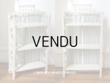 1900年代 アンティーク 木製ラック 淡いブルーのカーテン付き