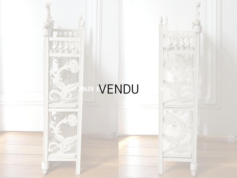 画像3: 1900年代 アンティーク 木製ラック 淡いブルーのカーテン付き