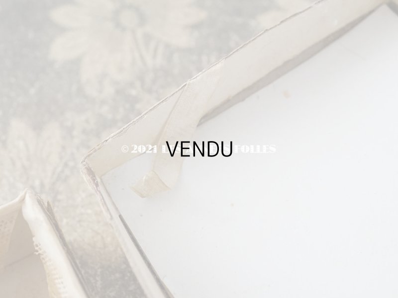 画像10: 19世紀 アンティーク ナポレオン3世時代 チョコレートボックス パウダーピンク お菓子箱 レースペーパー付