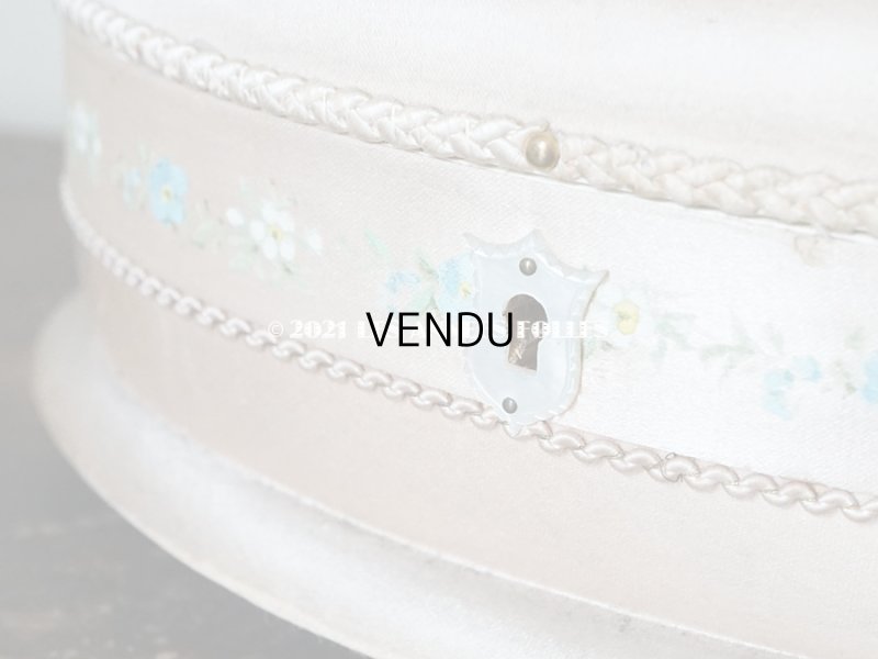 画像9: 19世紀 アンティーク ナポレオン3世時代 お菓子箱 薔薇 & 勿忘草のハンドペイント チョコレートボックス シルク製