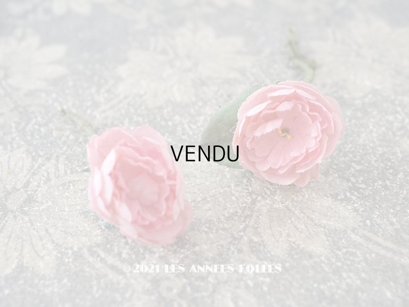 画像1: アンティーク 薔薇の布花 2輪のセット 淡いピンク