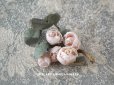 画像1: アンティーク ドールハット用 小さなコサージュ 薔薇の布花 (1)