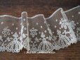 画像1: 19世紀 アンティーク  薔薇模様　手編みのボビンレース アプリカシオン・アングルテール 105cm 幅9.5cm   (1)