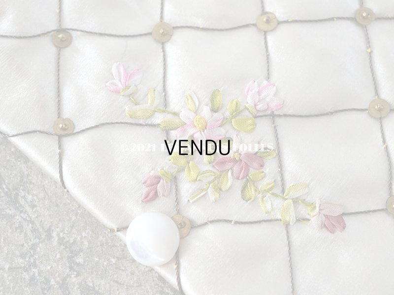 画像10: アンティーク シルク製 リボン刺繍の小さなポシェット 裁縫道具入れ