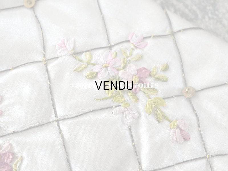 画像11: アンティーク シルク製 リボン刺繍の小さなポシェット 裁縫道具入れ