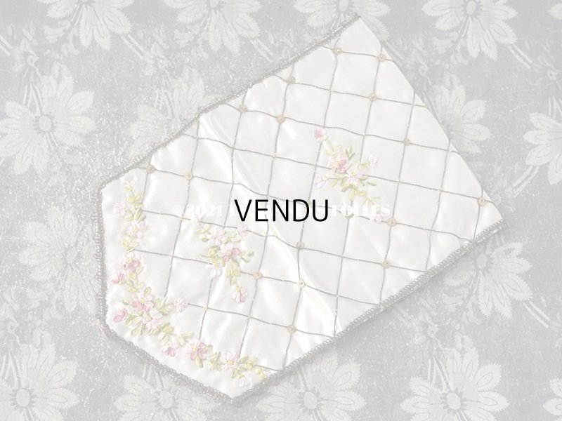 画像4: アンティーク シルク製 リボン刺繍の小さなポシェット 裁縫道具入れ