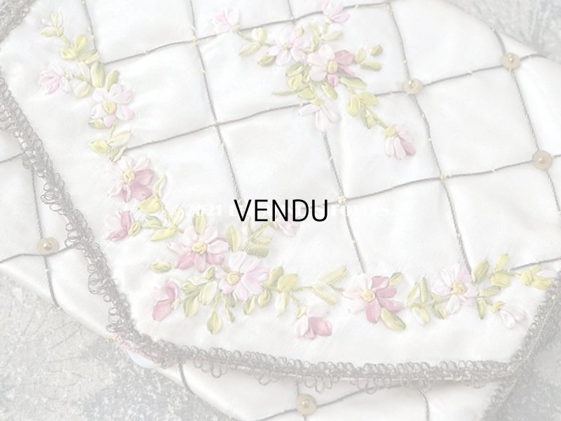 画像12: アンティーク シルク製 リボン刺繍の小さなポシェット 裁縫道具入れ