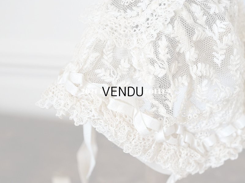 画像9: アンティーク ドール用 小さなボネ オフホワイトのシルクリボン&手刺繍・手編みのレース