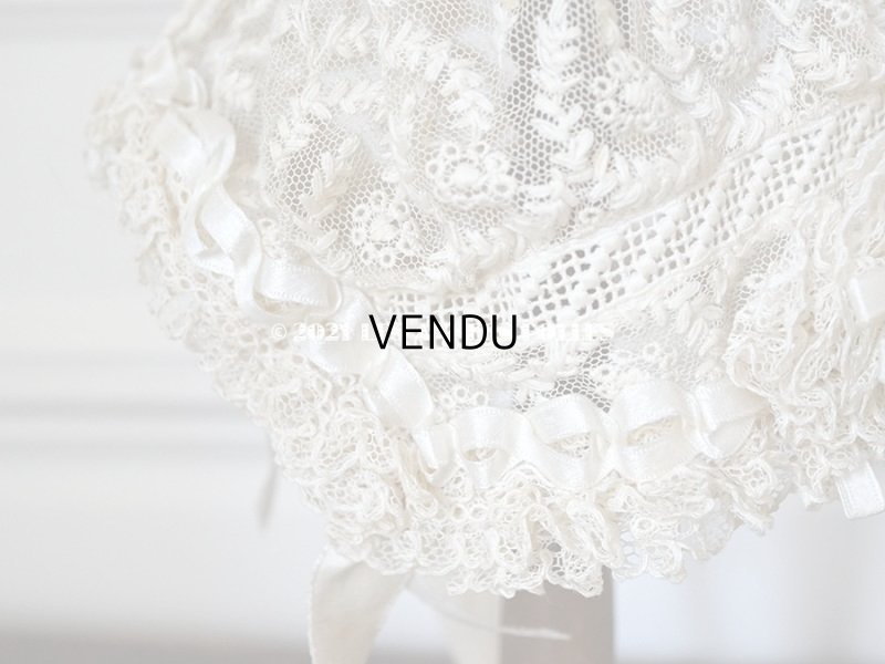 画像10: アンティーク ドール用 小さなボネ オフホワイトのシルクリボン&手刺繍・手編みのレース