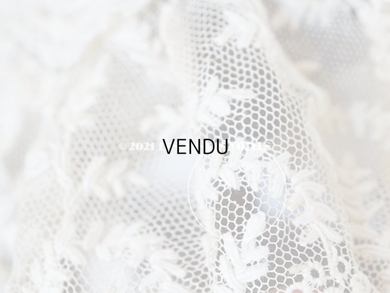 画像16: アンティーク ドール用 小さなボネ オフホワイトのシルクリボン&手刺繍・手編みのレース