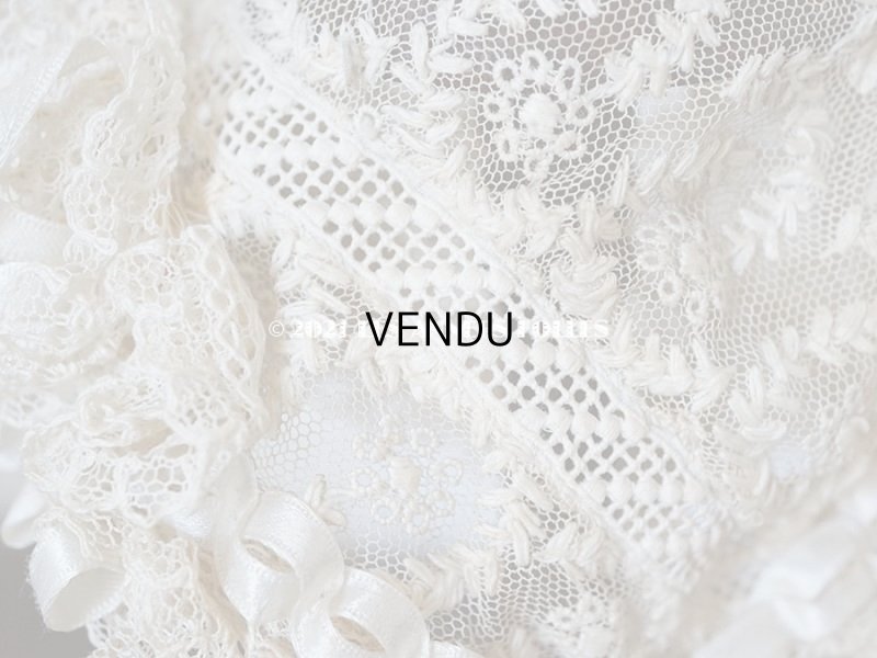 画像14: アンティーク ドール用 小さなボネ オフホワイトのシルクリボン&手刺繍・手編みのレース