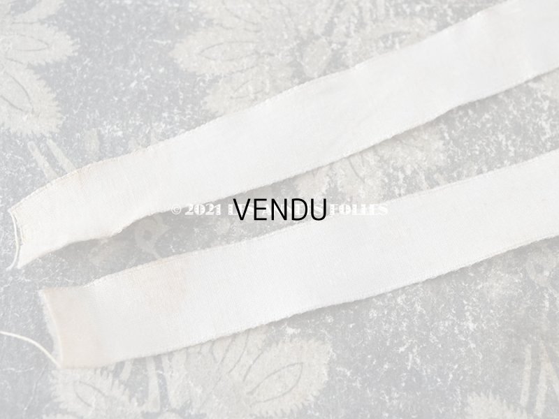 画像19: アンティーク ドール用 小さなボネ オフホワイトのシルクリボン&手刺繍・手編みのレース